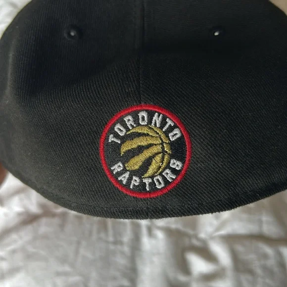 New Era Toronto Raptors fitted hat - Picture 3 of 6